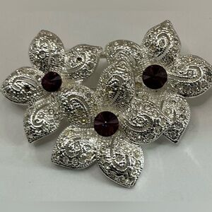 NAPIER VINTAGE SILVER TONE PURPLE RHINESTONE FLOWER CLUSTER FILAGREE BROOCH